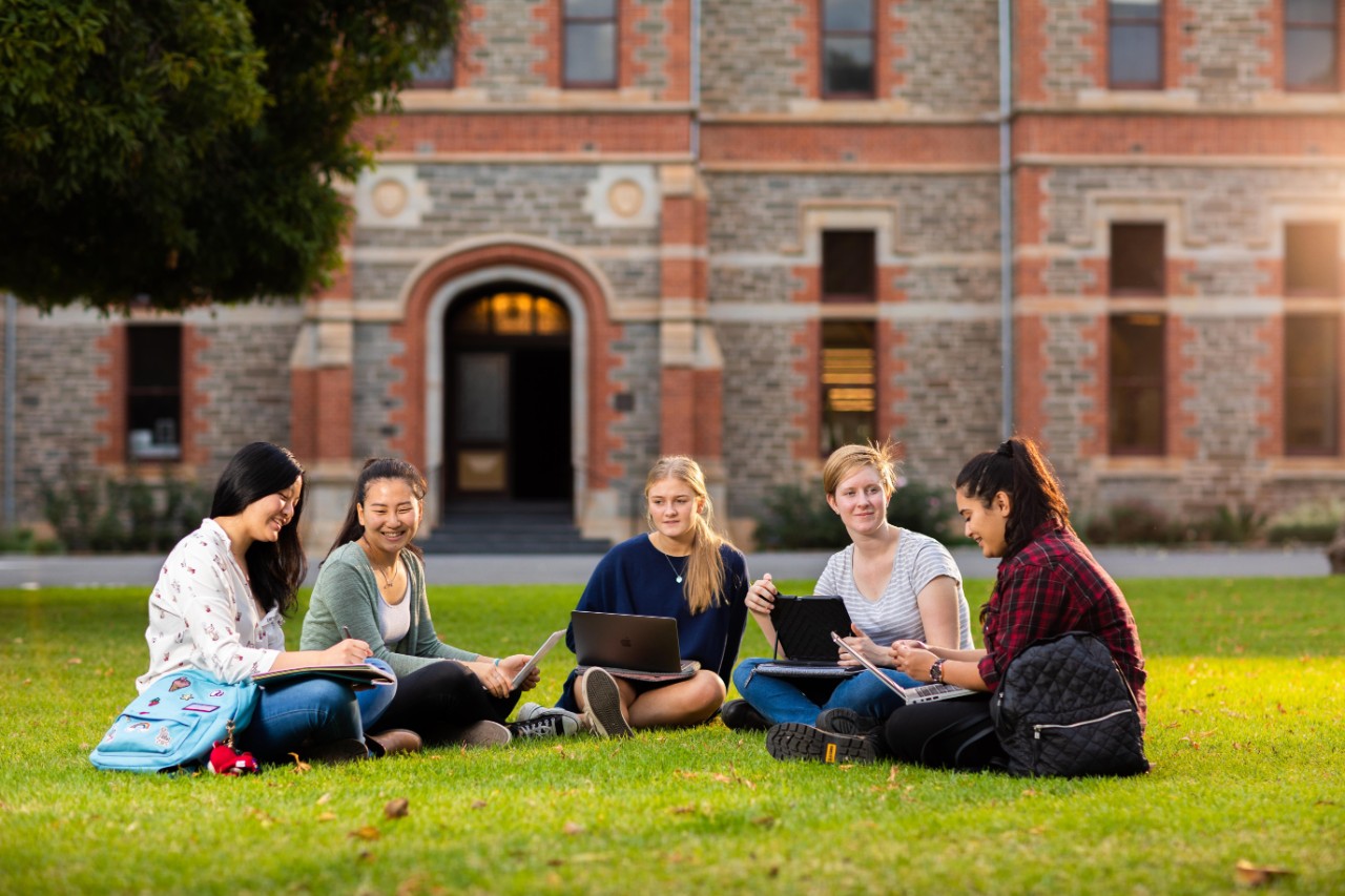 Students sitting on lawn at Roseworthy campus